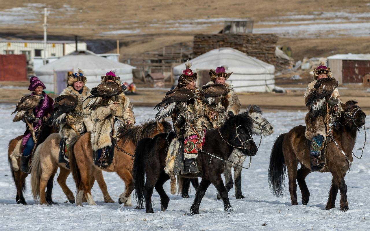 Spring Golden Eagle Festival Tour